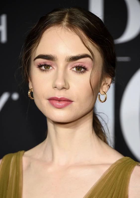 Không dám tin đây là mỹ nhân vào vai Audrey Hepburn, nhan sắc ra sao mà ai cũng thốt lên 