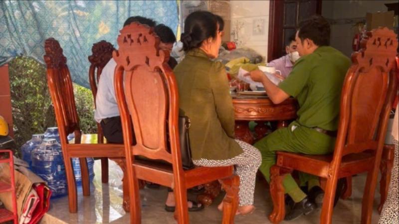 Uống rượu tự ngâm, 2 người chết, 3 người cấp cứu- Ảnh 1.