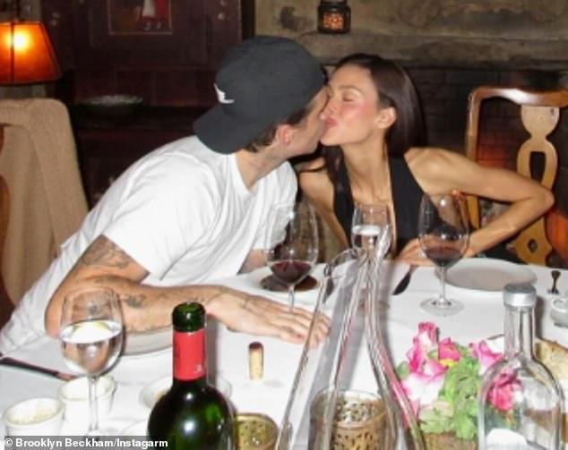 Mỉa mai làm sao khi xem loạt hình xăm Brooklyn Beckham tri ân bố mẹ và các em ruột, nay xoá đi phũ phàng giữa drama- Ảnh 3.