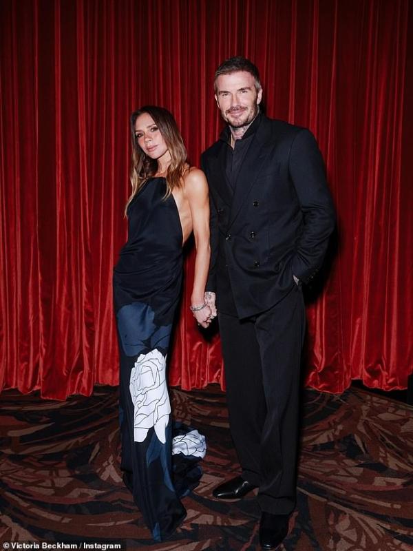 Cả nhà Beckham lên đồ sang chảnh, khí chất tài phiệt dự tiệc, cậu cả Brooklyn vẫn tự cô lập khỏi gia đình- Ảnh 3.