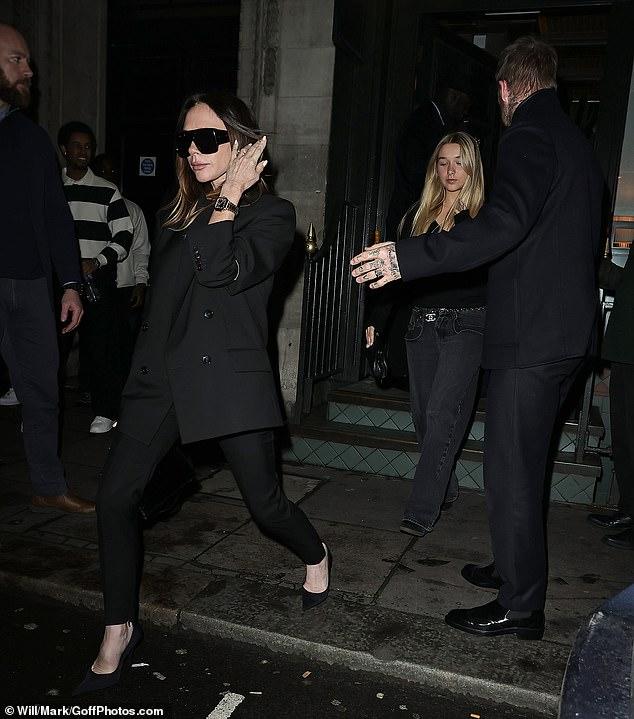 “Cam thường” bắt cận nhan sắc tiểu thư Harper Beckham, biểu cảm buồn bã giữa drama gia đình gây chú ý- Ảnh 5.