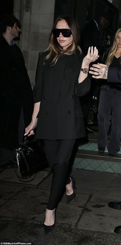 “Cam thường” bắt cận nhan sắc tiểu thư Harper Beckham, biểu cảm buồn bã giữa drama gia đình gây chú ý- Ảnh 6.