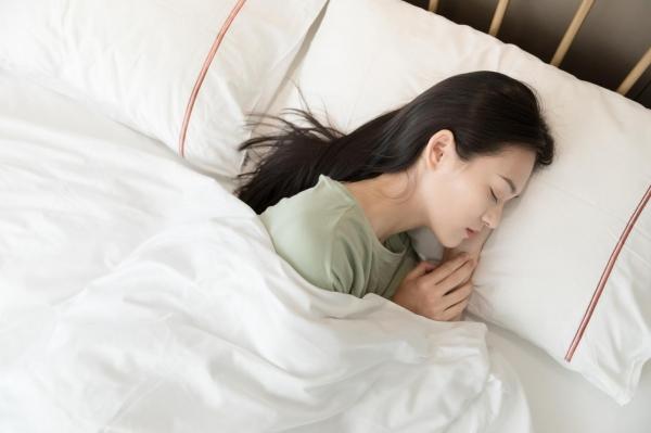 Tôi dùng ngải cứu làm bông nhồi gối trong 6 tháng, sau đó đi khám sức khỏe và bác sĩ đã rất "ghen tị" vì lý do này- Ảnh 2.
