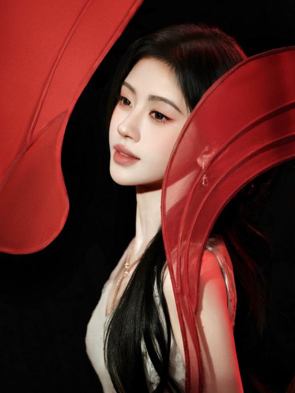 Khen mỹ nhân này đẹp nhất Tết 2026 có quá không trời: Visual nét căng đã con mắt, ngắm xong may mắn cả năm- Ảnh 14. Khen mỹ nhân này đẹp nhất Tết 2026 có quá không trời: Visual nét căng đã con mắt, ngắm xong may mắn cả năm- Ảnh 14.