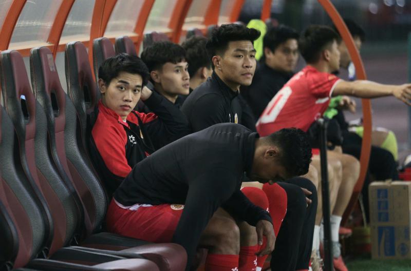 Vinh danh Đình Bắc: Vua phá lưới U23 châu Á chính thức nhận cúp tại Hàng Đẫy trước hàng nghìn khán giả- Ảnh 10.