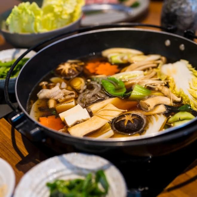 Ngoài độc thân, thành đạt, nữ diễn viên U50 này còn có bí quyết giảm cân trong 5 ngày: Giảm 10kg không tăng trở lại nhờ 1 món hầm- Ảnh 2.