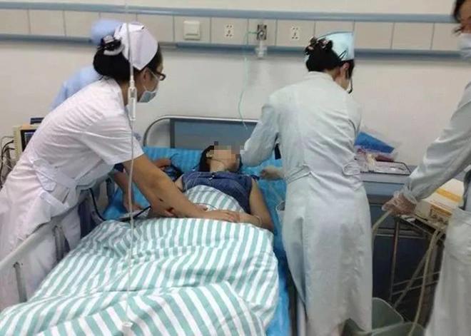 Cô gái trẻ cấp cứu giữa đêm valentine, chảy tới 1,5 lít máu vì 1 việc các cặp đôi trẻ rất thích khi làm "chuyện ấy"- Ảnh 1.