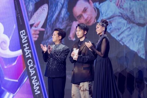 "Cú đúp" đỉnh nóc kịch trần của SOOBIN tại WeChoice Awards 2025- Ảnh 5.