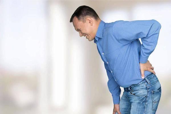 Người đàn ông 33 tuổi bị đau lưng dưới vào giữa đêm nhưng không đi khám vì nghĩ chỉ là "căng cơ lưng": Ông qua đời vào ngày hôm sau- Ảnh 2.