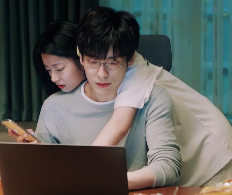 Nam giới sẽ mắc bệnh gì nếu làm "chuyện chăn gối" quá nhiều? Bác sĩ thở dài: Thể chất và tinh thần đều "BỊ HẠI"- Ảnh 2.