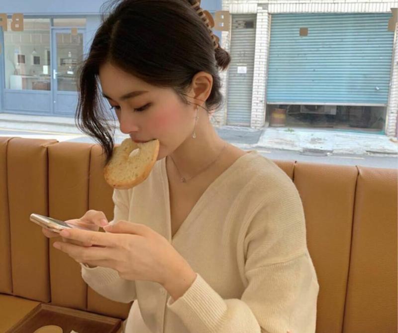 Sắm Tết "hàng ngoại" giá gốc biếu người nhà: Khi quà sức khỏe là ưu tiên hàng đầu của những người con thông thái- Ảnh 2.