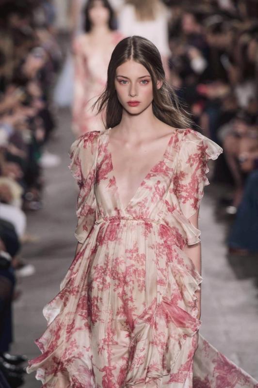 "Cục vàng" của Chanel là nữ thần phương Bắc có đôi mắt xanh rực rỡ, nhìn vào chỉ sợ bị thôi miên- Ảnh 6.