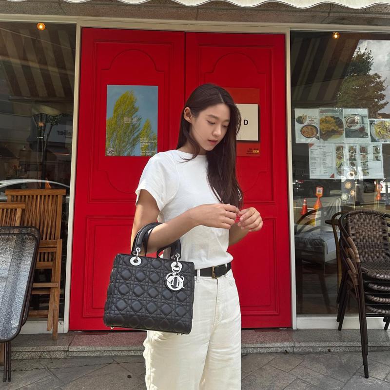 Mỹ nữ đóng cùng Song Hye Kyo trong siêu phẩm sắp chiếu: Nhan sắc như thiên thần, style xuất sắc- Ảnh 10.