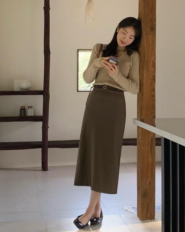 Áo len tăm: Mẫu áo biểu tượng của mùa xuân và 4 cách mặc tuyệt đẹp- Ảnh 1.