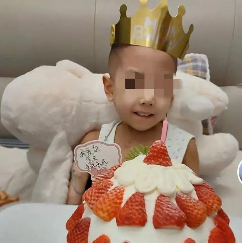 Bé gái 9 tuổi qua đời vì ung thư, bác sĩ tiết lộ sự thật đáng sợ: Bệnh này THÍCH "tấn công" trẻ em- Ảnh 1.