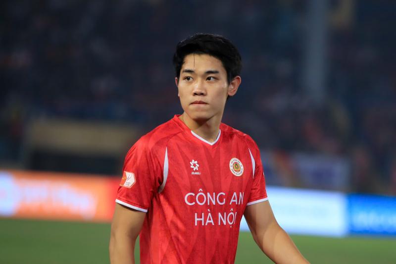 Vinh danh Đình Bắc: Vua phá lưới U23 châu Á chính thức nhận cúp tại Hàng Đẫy trước hàng nghìn khán giả- Ảnh 6.