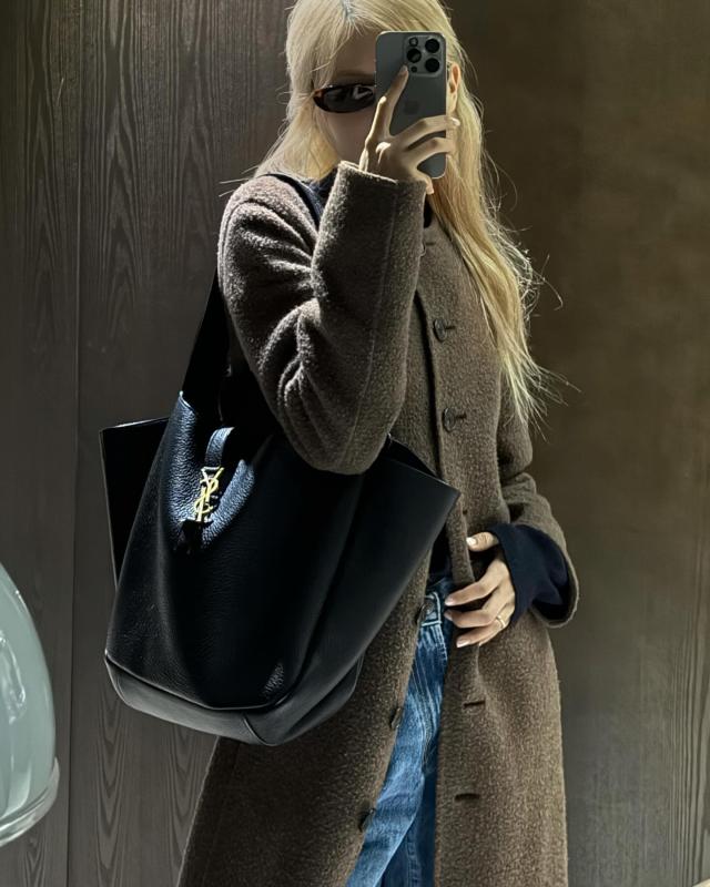 Hình mẫu mặc quần jeans đỉnh cao chính là Rosé: Phối đồ tối giản nhưng sang tới từng set- Ảnh 7.