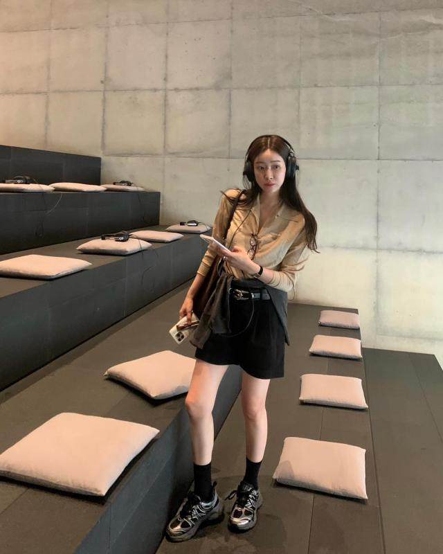 Vợ sắp cưới của "ông hoàng phóng vé" xứ Hàn: Trẻ măng ở tuổi 37, style đỉnh thế nào mà có 1 triệu lượt follow?- Ảnh 10.