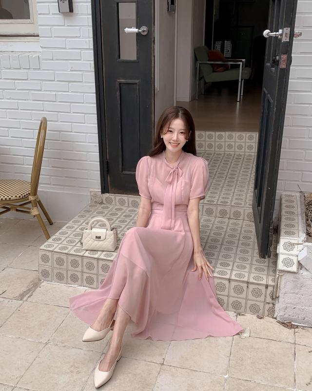 4 công thức trang phục đạt chuẩn thanh lịch để đi chúc Tết- Ảnh 9.