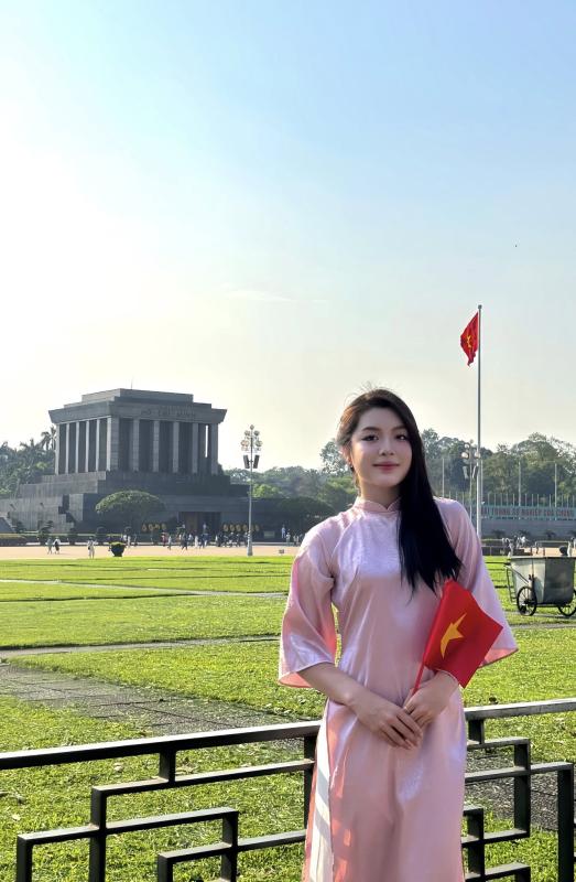"Thiên thần" bóng chuyền Việt Nam lọt Top 10 thế giới: Visual tựa nàng thơ, tung bộ ảnh Tết "vạn người mê"- Ảnh 3.