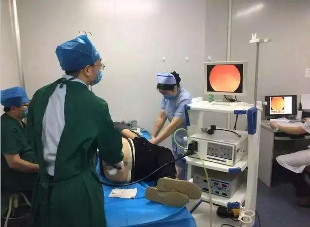 Cầu hôn xong thì phát hiện ung thư giai đoạn cuối di căn gan, người đàn ông hối hận vì bỏ qua 1 thứ khi đại tiện- Ảnh 1.