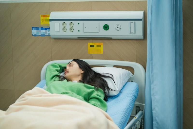 Thiếu nữ 20 tuổi mắc ung thư cổ tử cung chỉ vì kiểu dùng giấy vệ sinh cực quen, ai nghe xong cũng tưởng TỐT- Ảnh 1.