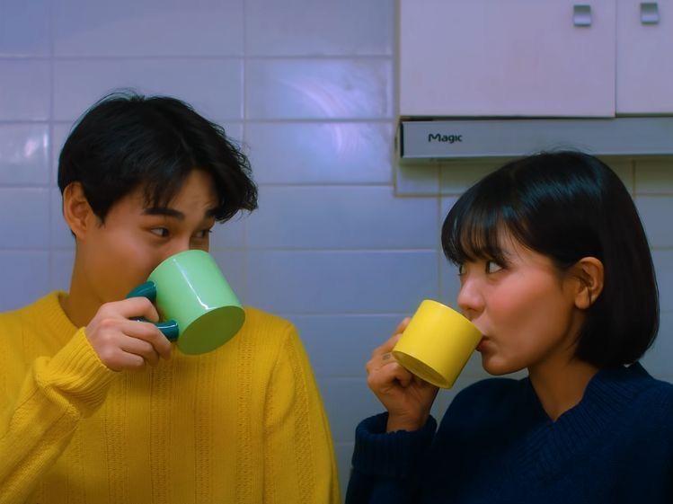 Ngày càng nhiều người còn trẻ đã phát hiện suy thận, bác sĩ tố giác: 4 kiểu uống nước "phá thận" không kém gì lười uống- Ảnh 3.