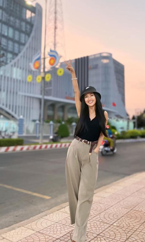 Tuổi 42 của mỹ nhân đẹp nhất miền Tây- Ảnh 8.