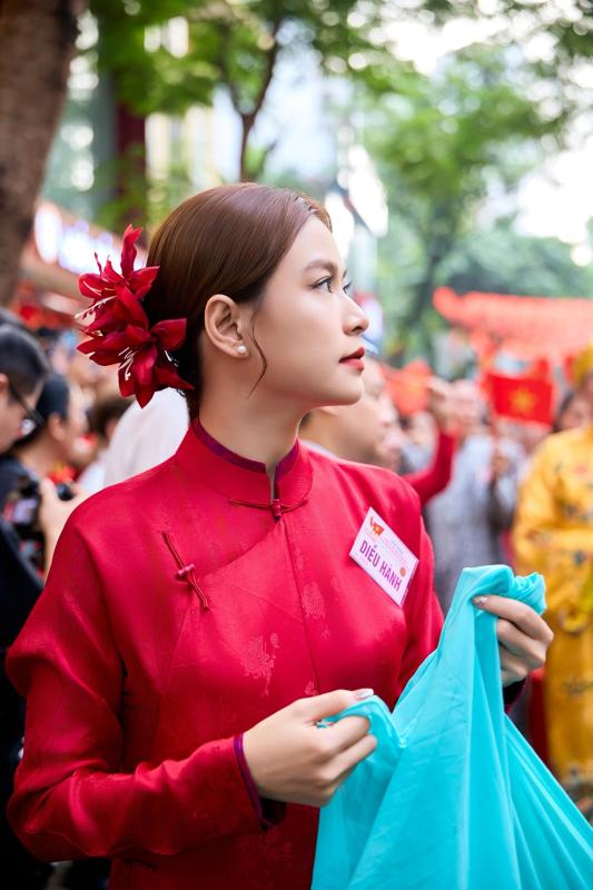 Nữ ca sĩ biểu diễn 8 sự kiện tầm cỡ quốc gia: Đắt show bậc nhất mùa Tết, được các cơ quan ban ngành ghi nhận- Ảnh 6.