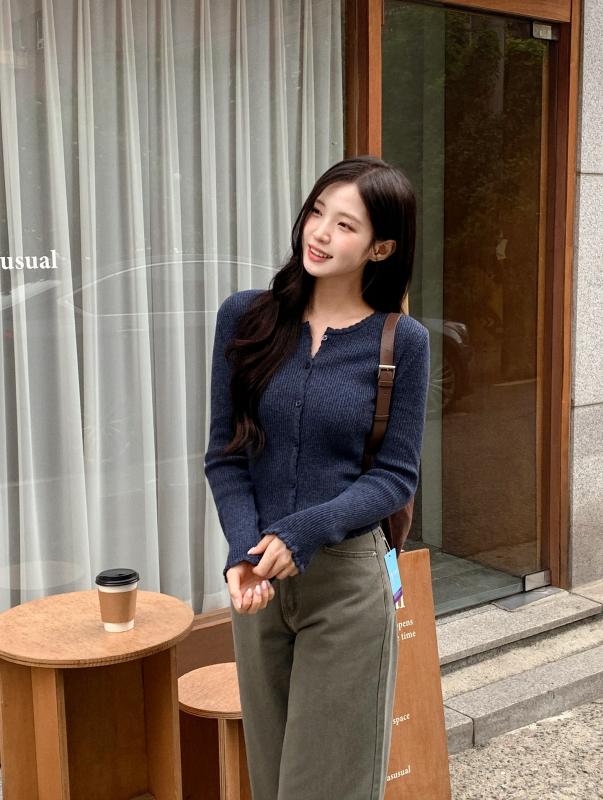 Thời tiết này là phải mặc áo cardigan với 5 cách mix sành điệu mọi hoàn cảnh- Ảnh 8.