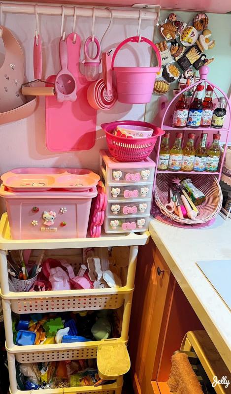Mới 8 tháng tuổi mà bé gái này đã sở hữu căn bếp full màu hồng, hội mẹ bỉm xuýt xoa "công chúa trong truyện cổ tích cũng chỉ đến thế là cùng"- Ảnh 5.