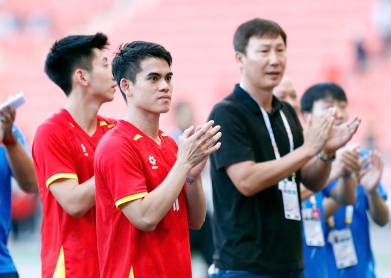 Tết về thăm nhà Khuất Văn Khang: "Năm mới ước mơ thi đấu thật tốt để xây nhà báo hiếu bố mẹ"- Ảnh 2.