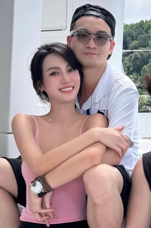 Mỹ nhân Việt công khai người yêu thiếu gia ngay đầu năm mới- Ảnh 3.