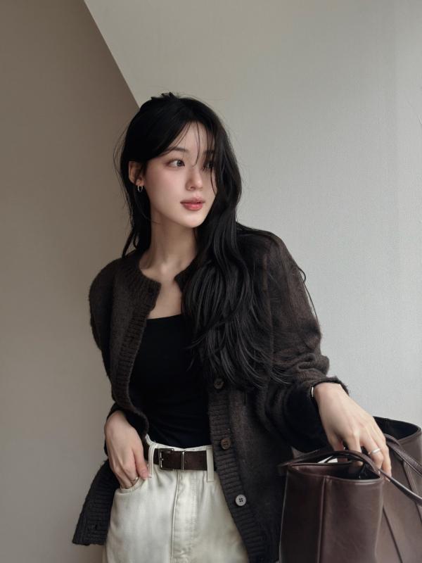 Không cần sắm đồ mới, áp dụng 4 mẹo đơn giản là đã nâng cấp outfit rực rỡ đón Tết- Ảnh 4.