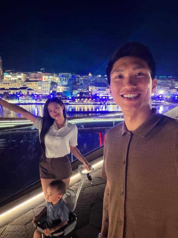 Tiểu thư Doãn Hải My khoe đi học Thạc sĩ Luật, Văn Hậu  nhiệt tình ủng hộ vợ thành 