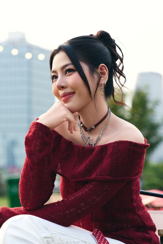 Cặp Em Xinh khiến dân tình phát sốt vì size gap không tưởng, 