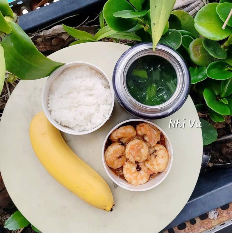 Một mẹ ở TP HCM phát động “chiến dịch nấu cơm 15 phút mỗi sáng” cho con mang đi học, phản ứng của bé gái khiến mẹ ngỡ ngàng- Ảnh 3.