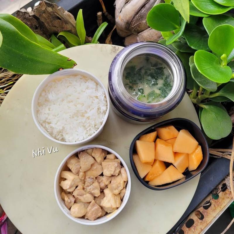 Một mẹ ở TP HCM phát động “chiến dịch nấu cơm 15 phút mỗi sáng” cho con mang đi học, phản ứng của bé gái khiến mẹ ngỡ ngàng- Ảnh 16.