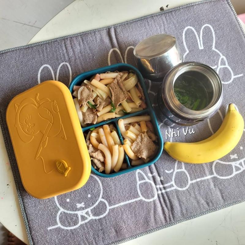 Một mẹ ở TP HCM phát động “chiến dịch nấu cơm 15 phút mỗi sáng” cho con mang đi học, phản ứng của bé gái khiến mẹ ngỡ ngàng- Ảnh 19.