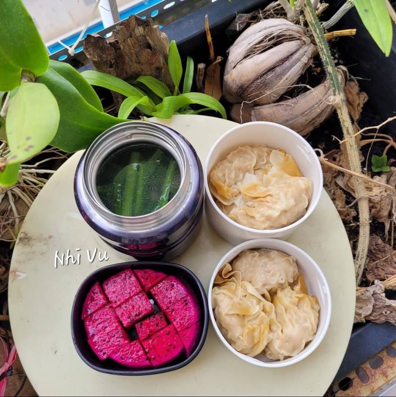 Một mẹ ở TP HCM phát động “chiến dịch nấu cơm 15 phút mỗi sáng” cho con mang đi học, phản ứng của bé gái khiến mẹ ngỡ ngàng- Ảnh 17.