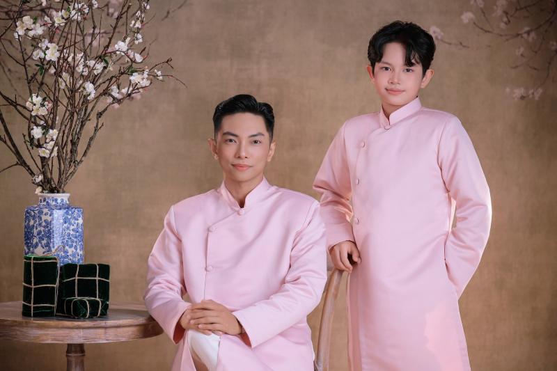 Quý tử nhà Khánh Thi - Phan Hiển sáng bừng sân khấu đón Tết, đúng đẳng cấp của thiếu niên 2 lần vô địch thế giới- Ảnh 4.