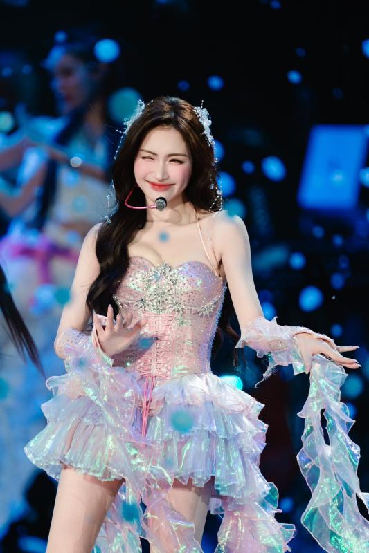 Văn Toàn nhắc thẳng mặt Hoà Minzy: Trả nợ đi, tết đến nơi rồi!- Ảnh 4.