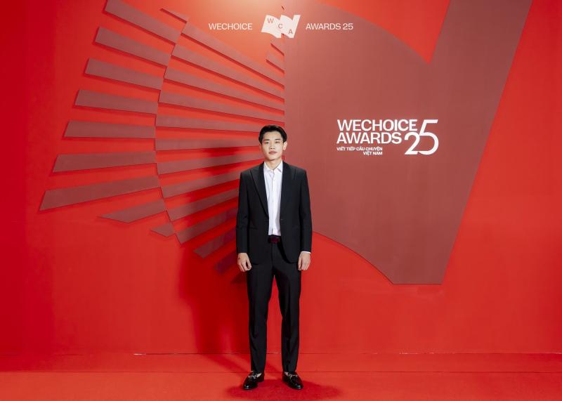 Đình Bắc diện vest bảnh bao tại WeChoice Awards 2025: Visual càng nhìn càng cuốn khiến fan reo hò hết cỡ- Ảnh 2.