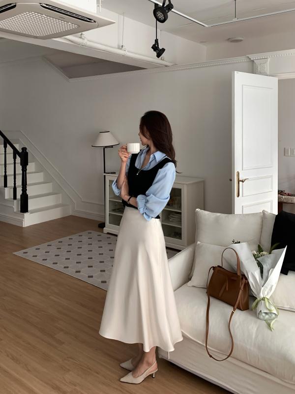 Hai mẫu chân váy công sở đang dẫn đầu về độ hot: Tôn dáng cực đỉnh, mặc lên chuẩn thanh lịch- Ảnh 1.