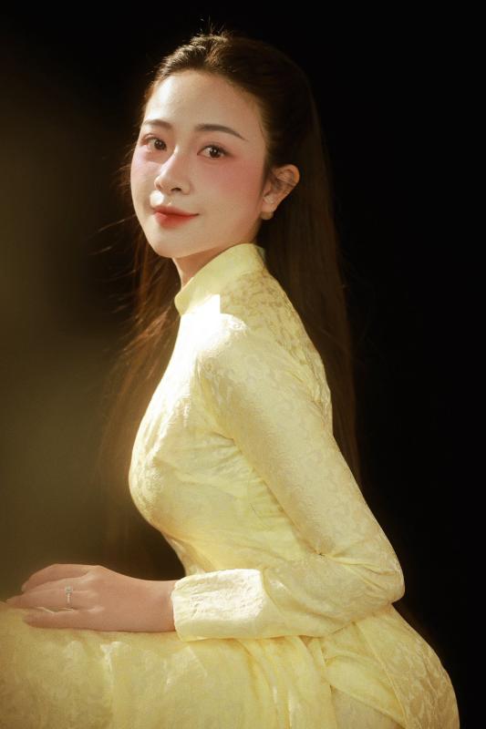 Mỹ nhân xứ Nghệ có thể “đánh bại” Doãn Hải My, soán ngôi nàng WAGs diện áo dài đẹp nhất- Ảnh 4.