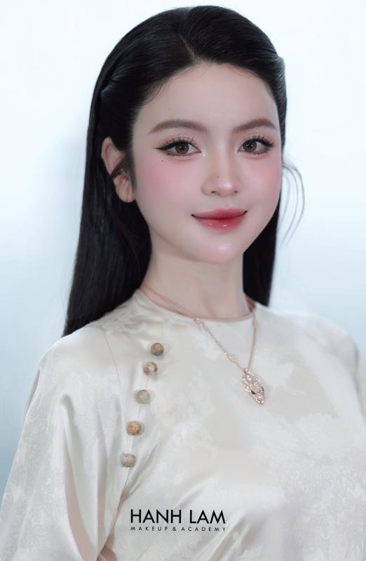 Chu Thanh Huyền xinh như búp bê, Quang Hải đi 
