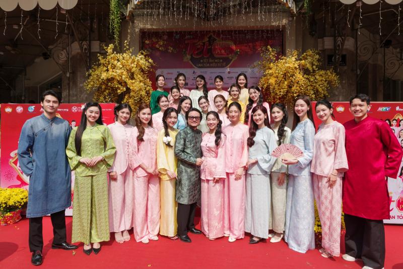 29 Tết MXH ngập ảnh dàn sao Việt diện áo bà ba, không khí xốn xang vui quá chừng!- Ảnh 11. 29 Tết MXH ngập ảnh dàn sao Việt diện áo bà ba, không khí xốn xang vui quá chừng!- Ảnh 11.