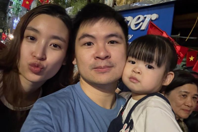 Chủ tịch Hà Nội FC tung ảnh đón năm mới, Đỗ Mỹ Linh mặt mộc cực xinh nhưng phàn nàn một "tật xấu" của chồng- Ảnh 2.