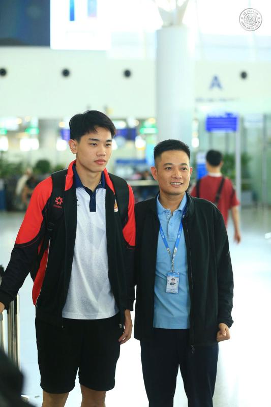 Đình Bắc, Quang Hải bảnh bao lên đường đi thi đấu, năm nay đón Tết ở nước ngoài- Ảnh 1.