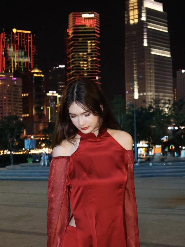 Em gái thủ môn Lâm Tây 19 tuổi cao gần 1m80 gây sốt với áo dài ngày Tết, visual lai Tây càng ngắm càng "cuốn"- Ảnh 1.
